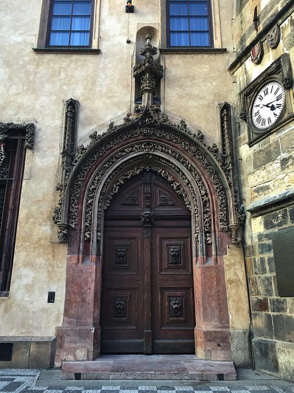 Cozy Flat By The Astronomical Clock Apartment ปราก ภายนอก รูปภาพ
